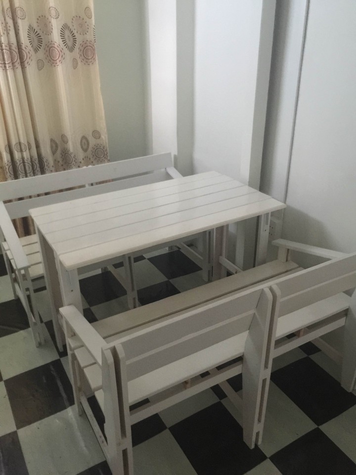 Thanh Lý Bộ Bàn Ghế Gỗ Cafe Take Away Trắng M1